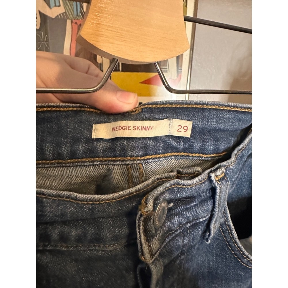 Wedgie Skinny Jean Medium Wash - Picture 5 of 7
